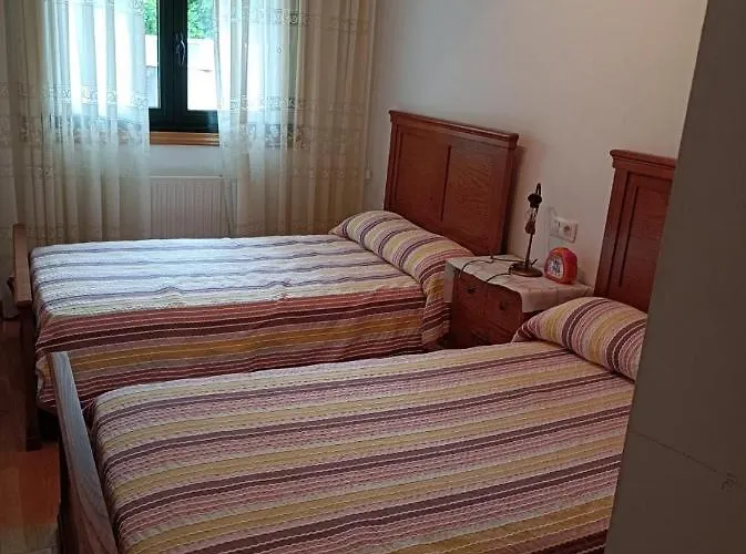 Apartamento De Dos Habitaciones En Quiroga